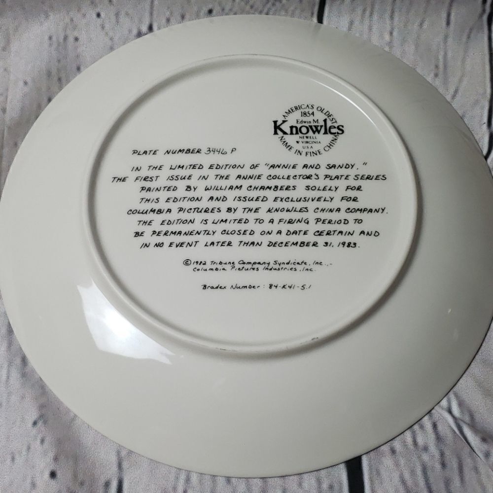‎Annie Collectable Plate by Knowles - Picture 5 of 6